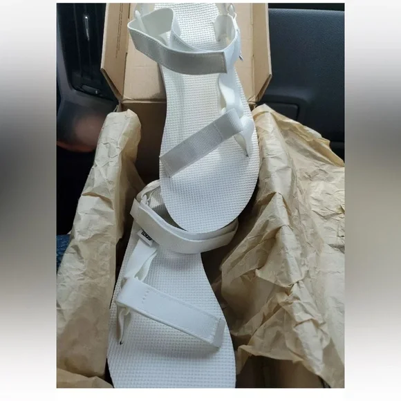 NIB Teva Women's Original Universal Hiking WHITE Sandals size 11 - Picture 2 of 4